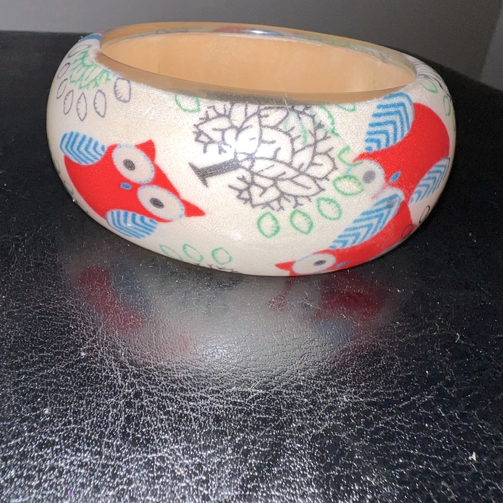 Owl Lucite Bangal